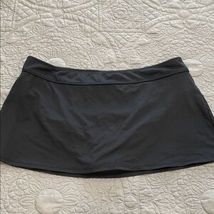 Liz Claiborne Black Swim skirt L